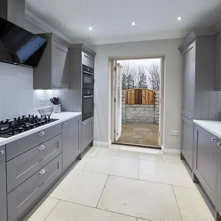 Host & - Lowcross 펜션