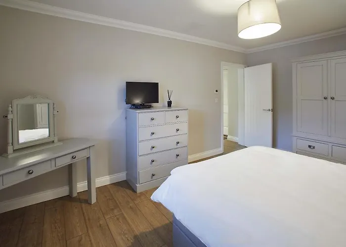 Host & - Lowcross Hébergement de vacances *