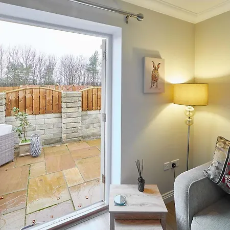 Host & - Lowcross Guisborough