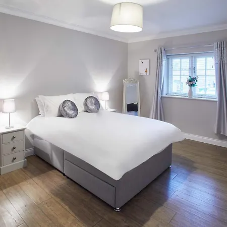 Host & - Lowcross Holiday home *